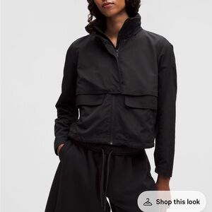 NWT Lululemon Effortless Classic fit Jacket, black
Size 14